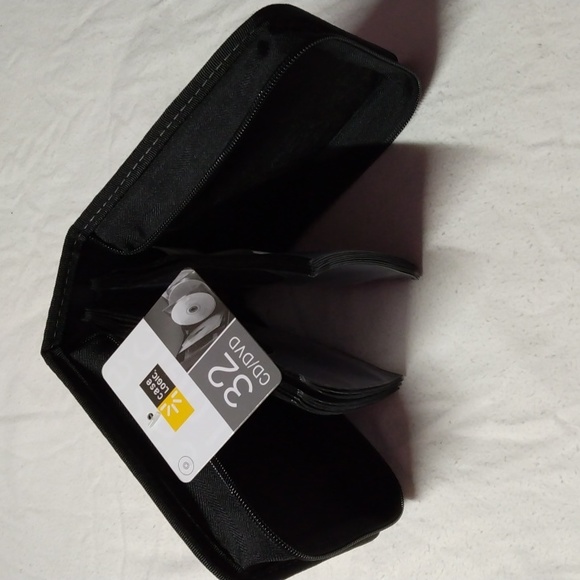 Case Logic 32 CD Case - Picture 2 of 2